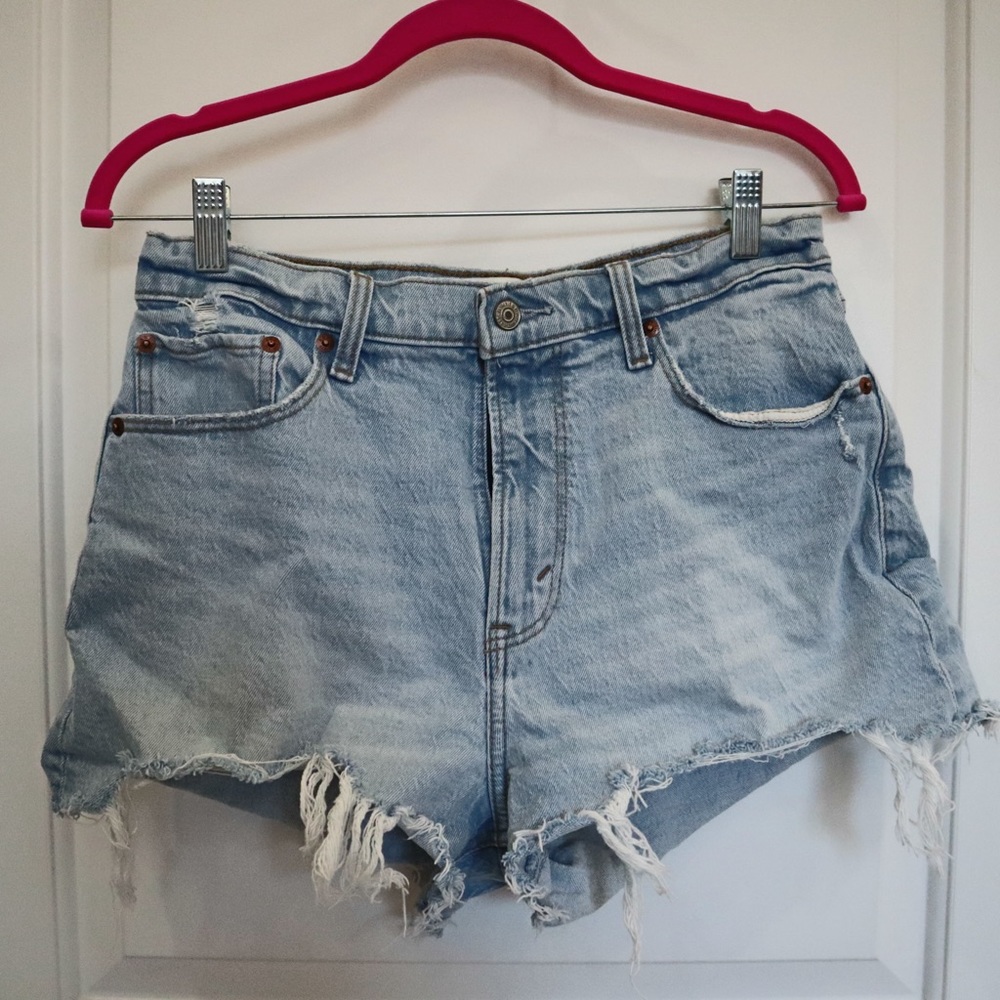 A&F Curve Love High Rise Mom Short 29/8
